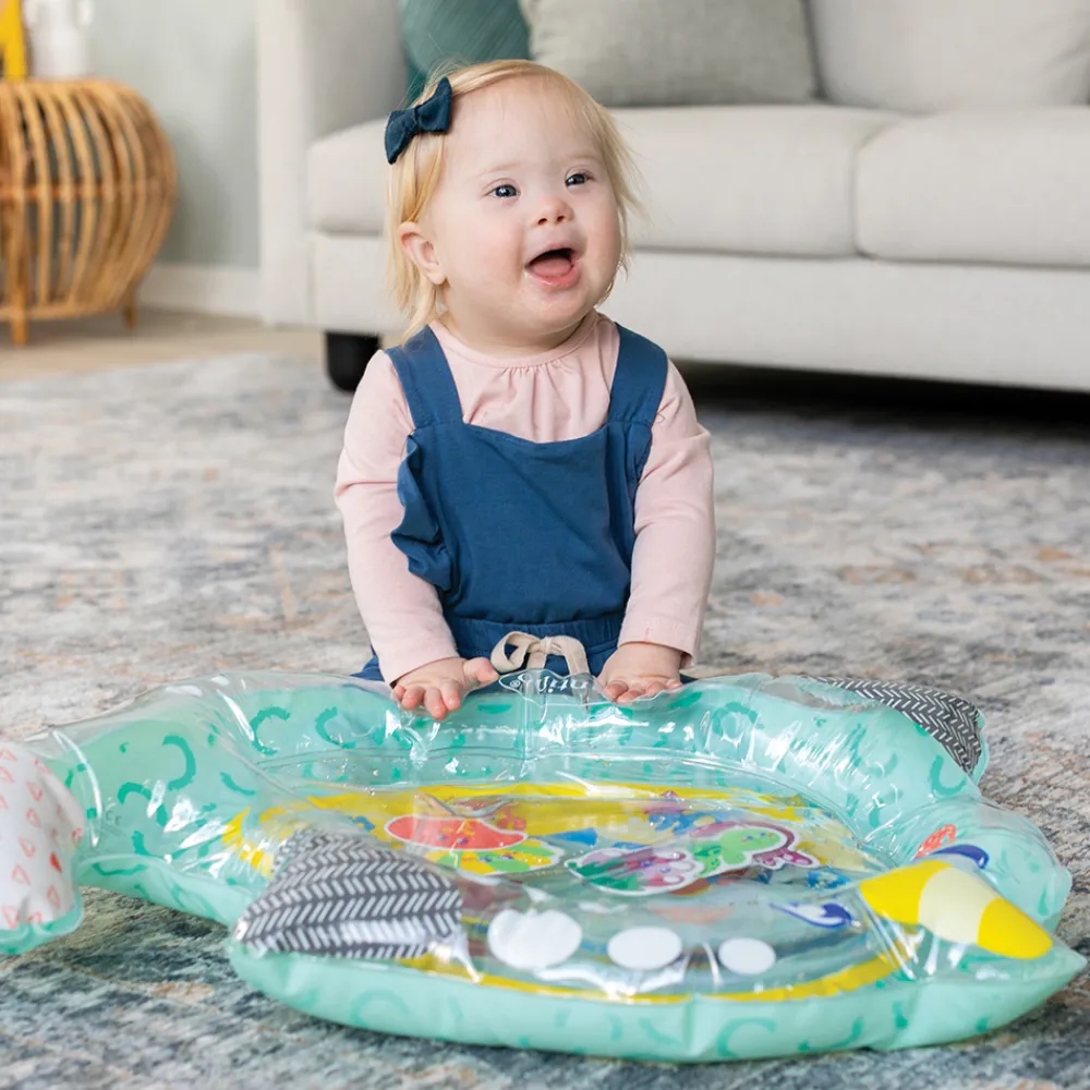 Infantino Aktivitetsleker>- Lekematte m/vann 71x48cm