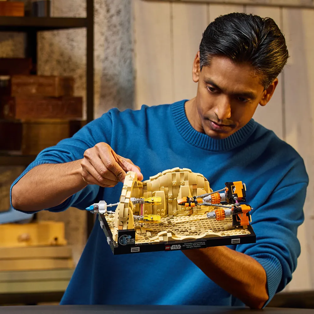 LEGO Lego Star Wars>75380 Diorama med Mos Espa-podrace