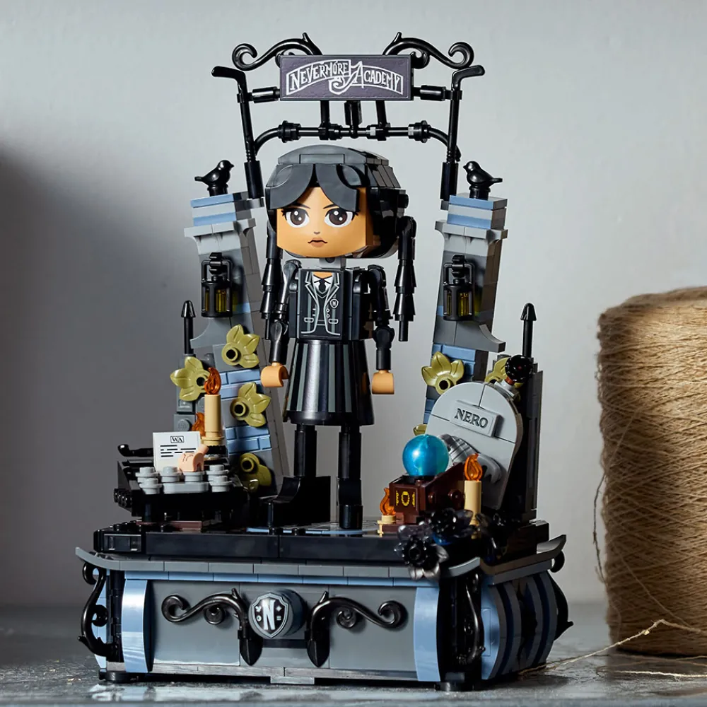 LEGO Lego Hard To Find | Lego Wednesday>76780 Figur av Wednesday Addams