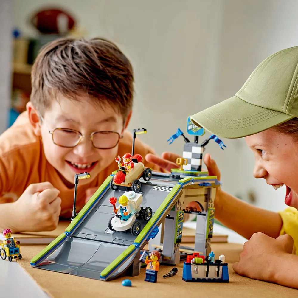 LEGO Radiostyrt Bil Og Baner | Lego City>60460 Grenseløs action: Racerbilbane med rampe