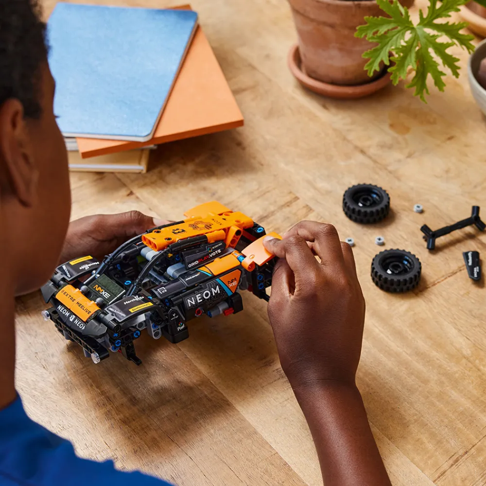 LEGO Lekebiler | Lego Technic>42166 NEOM McLaren Extreme E Race Car