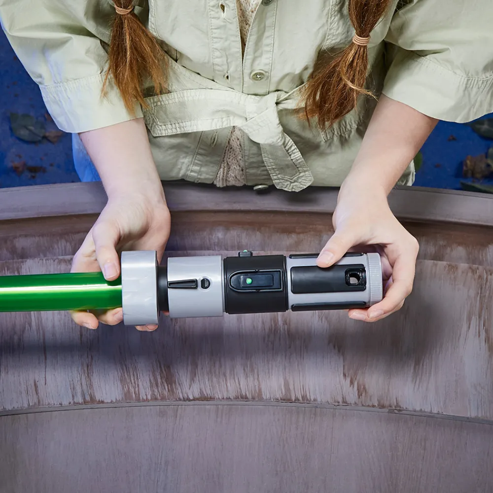 RINGO Disney>Star Wars Lightsaber Forge Electronic Yoda